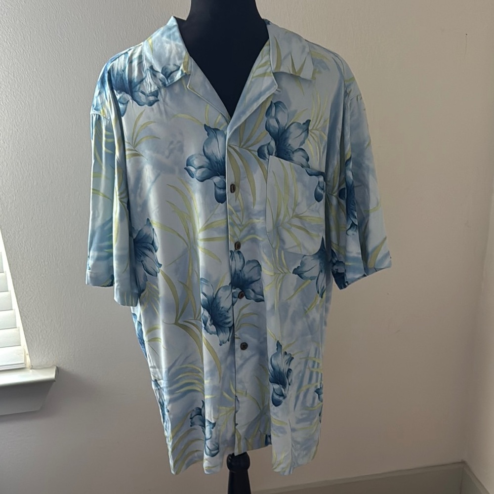 Caribbean Joe light blue button down casual men’s shirt Sz L